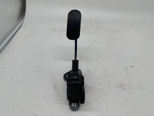 TOYOTA HILUX THROTTLE PEDAL 3.0 2006-2016