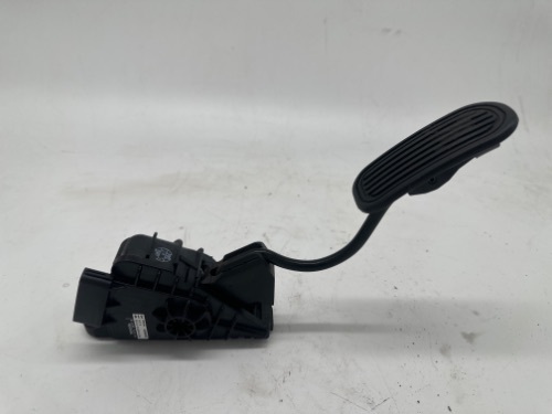 TOYOTA HILUX THROTTLE PEDAL 3.0 2006-2016