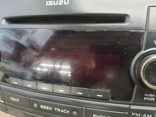 ISUZU D-MAX RADIO/CD/STEREO HEAD UNIT MK2  2012-2021