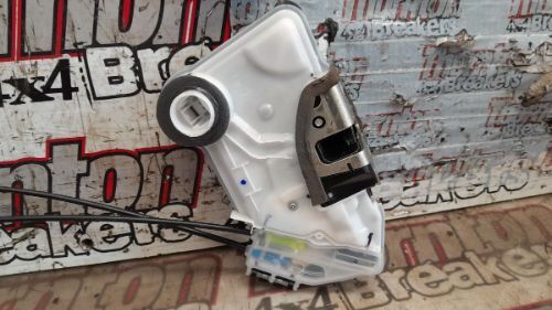 TOYOTA HILUX DOOR LOCK ASSEMBLY CATCH RIGHT FRONT 2016-2023